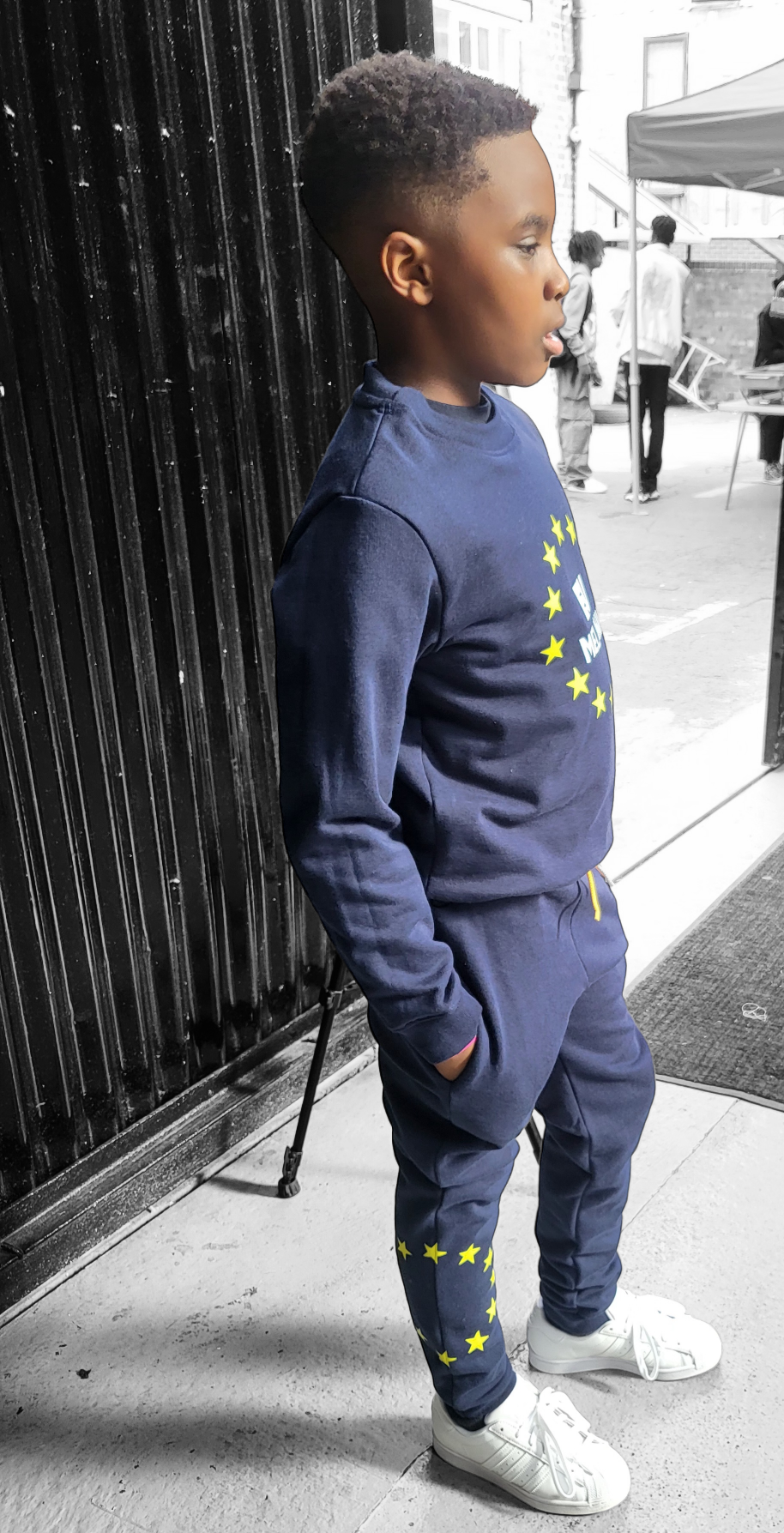 EUmelanin tracksuit. Navy. Made with 100% cotton. Ribbed cuffs and neckline. 
